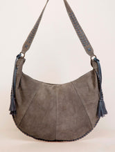 Laden Sie das Bild in den Galerie-Viewer, Große Surkana-Tragetasche aus grauem Leder