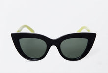 Laden Sie das Bild in den Galerie-Viewer, SURKANA Schwarze Katzenaugen-Sonnenbrille für Damen