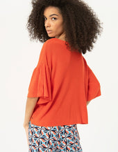 Laden Sie das Bild in den Galerie-Viewer, SURKANA Korallen-Lyocell-Pullover