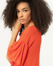 Laden Sie das Bild in den Galerie-Viewer, SURKANA Korallen-Lyocell-Pullover