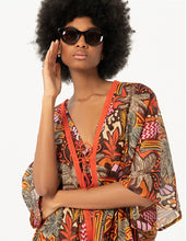 Laden Sie das Bild in den Galerie-Viewer, SURKANA braune Schmetterlingssonnenbrille