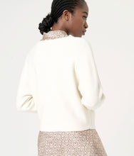 Laden Sie das Bild in den Galerie-Viewer, Surkana Feinstrickpullover in Ecru