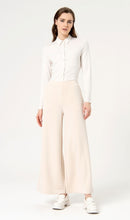 Laden Sie das Bild in den Galerie-Viewer, SURKANA Elfenbeinfarbenes tailliertes Hemd