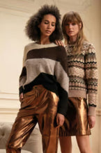 Laden Sie das Bild in den Galerie-Viewer, SURKANA Wollpullover