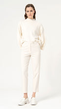 Laden Sie das Bild in den Galerie-Viewer, SURKANA ecru gerade Hose