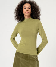Laden Sie das Bild in den Galerie-Viewer, SURKANA Olivgrüner Rollkragenpullover