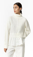 Laden Sie das Bild in den Galerie-Viewer, Ecrufarbener 2-in-1-Pullover mit hohem Kragen von Tiffosi
