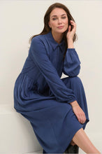 Laden Sie das Bild in den Galerie-Viewer, Kaffe KAamilia langes Kleid