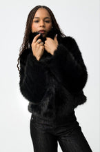 Laden Sie das Bild in den Galerie-Viewer, Veste courte Tiffosi femme – Fausse fourrure noir chic | 3e Acte
