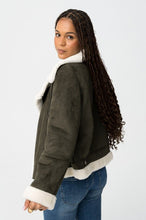 Laden Sie das Bild in den Galerie-Viewer, Veste Tiffosi en suédine kaki dark Douceur,style et caractère
