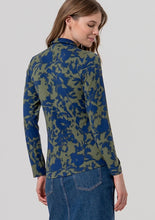 Charger l'image dans la galerie, Chemise Femme Imprimée Vert Kaki et Bleu Surkana — Manches Longues

